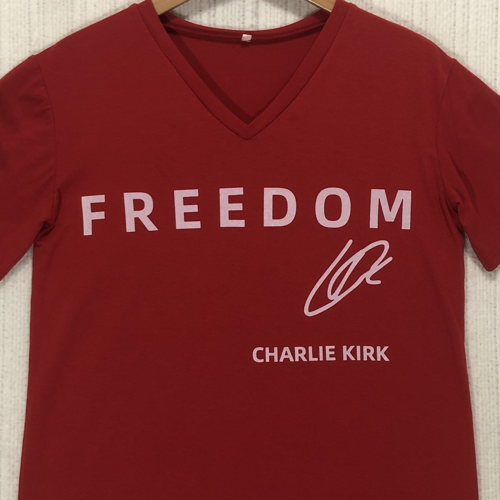 Charlie Kirk Freedom Patriot Graphic V-Neck T-Shirt Red‎ Mens Medium 1993-2025